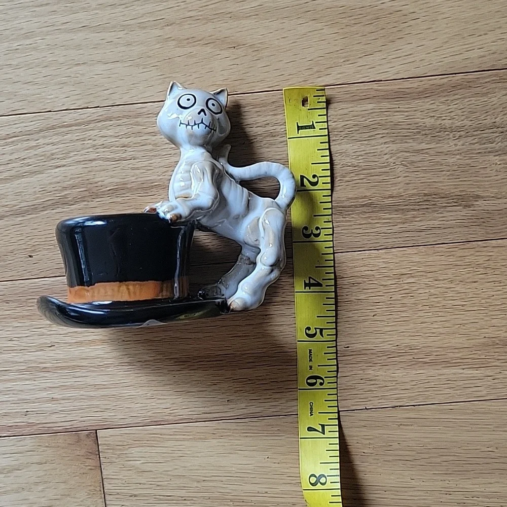 Yankee Candle 2012 Limited Edition Boney Bunch Skeleton Cat Tea Light Holder